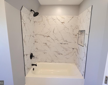 5110 Kenwood Avenue - Photo Thumbnail 20