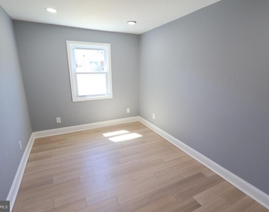 5110 Kenwood Avenue - Photo Thumbnail 26