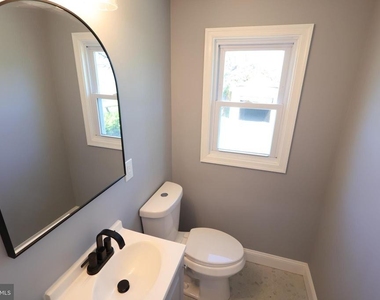 5110 Kenwood Avenue - Photo Thumbnail 17