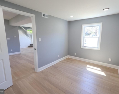 5110 Kenwood Avenue - Photo Thumbnail 28