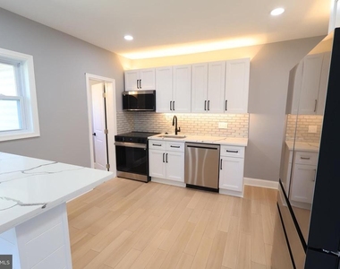 5110 Kenwood Avenue - Photo Thumbnail 12