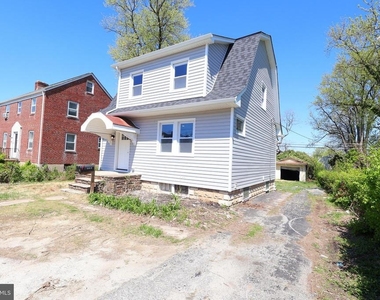 5110 Kenwood Avenue - Photo Thumbnail 9