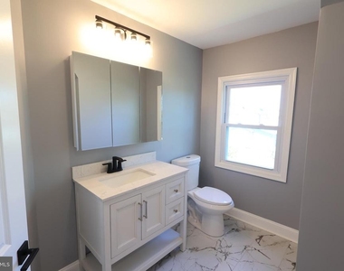 5110 Kenwood Avenue - Photo Thumbnail 19