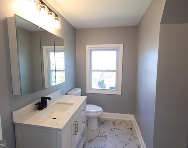 5110 Kenwood Avenue - Photo Thumbnail 18