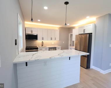5110 Kenwood Avenue - Photo Thumbnail 11