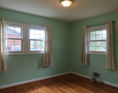 109 Deep Dale Drive - Photo Thumbnail 14