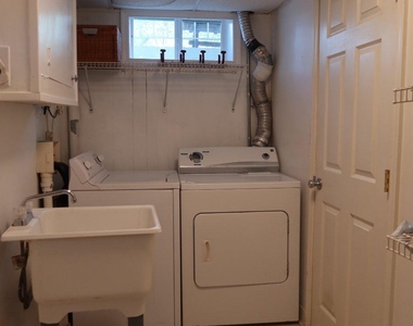 109 Deep Dale Drive - Photo Thumbnail 18