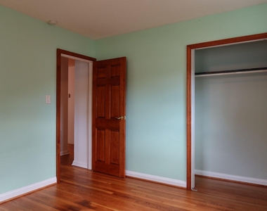 109 Deep Dale Drive - Photo Thumbnail 13