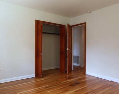 109 Deep Dale Drive - Photo Thumbnail 12