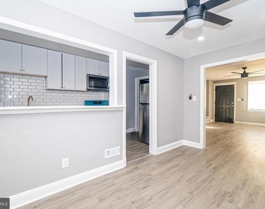 3519 Kentucky Avenue - Photo Thumbnail 4