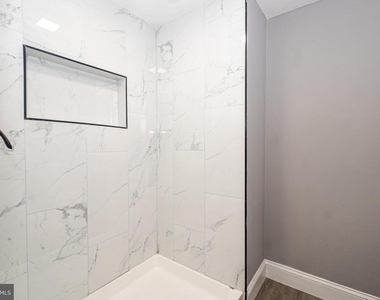 3519 Kentucky Avenue - Photo Thumbnail 15