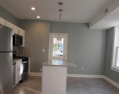 2735 Chesterfield Avenue - Photo Thumbnail 4
