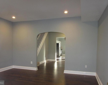 2735 Chesterfield Avenue - Photo Thumbnail 2