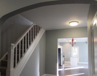 2735 Chesterfield Avenue - Photo Thumbnail 9