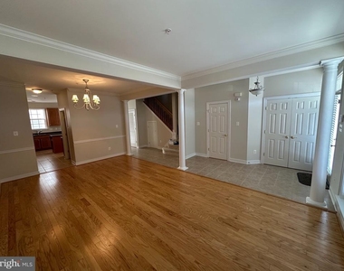 33176 Denton Street - Photo Thumbnail 7
