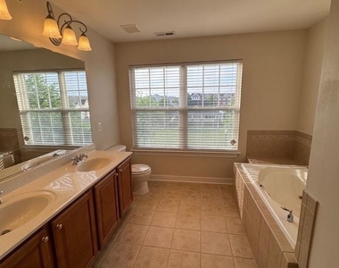 33176 Denton Street - Photo Thumbnail 3