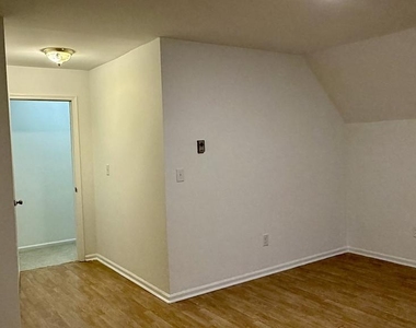 15 Colgate Drive - Photo Thumbnail 17