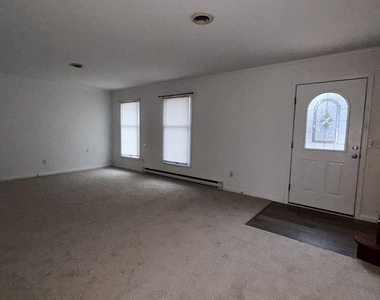 15 Colgate Drive - Photo Thumbnail 4