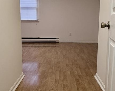 15 Colgate Drive - Photo Thumbnail 16