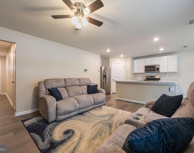 504 Currant Circle - Photo Thumbnail 20