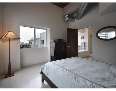 800 Brazos St - Photo Thumbnail 11