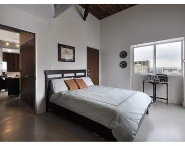 800 Brazos St - Photo Thumbnail 9