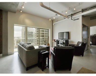 800 Brazos St - Photo Thumbnail 2