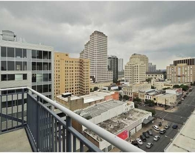 800 Brazos St - Photo Thumbnail 16
