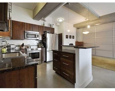 800 Brazos St - Photo Thumbnail 7