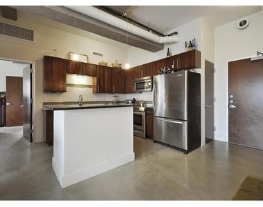 800 Brazos St - Photo Thumbnail 6