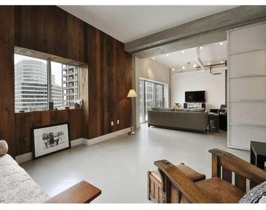 800 Brazos St - Photo Thumbnail 5