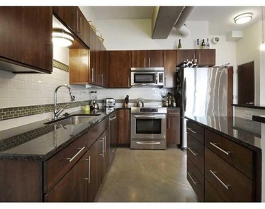 800 Brazos St - Photo Thumbnail 8