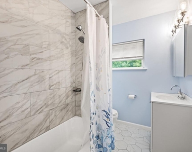 139 Hawaii Avenue Ne - Photo Thumbnail 12