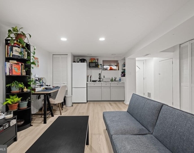 139 Hawaii Avenue Ne - Photo Thumbnail 17