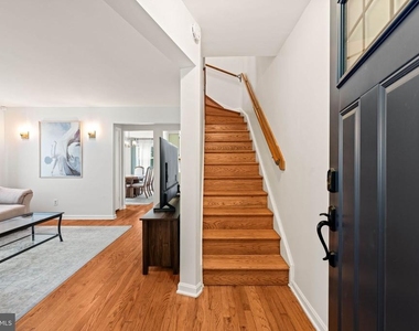 139 Hawaii Avenue Ne - Photo Thumbnail 1