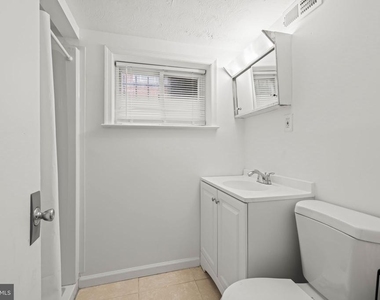 139 Hawaii Avenue Ne - Photo Thumbnail 18