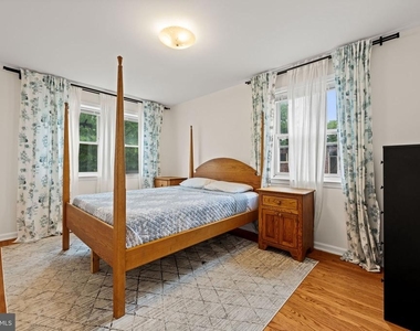 139 Hawaii Avenue Ne - Photo Thumbnail 8
