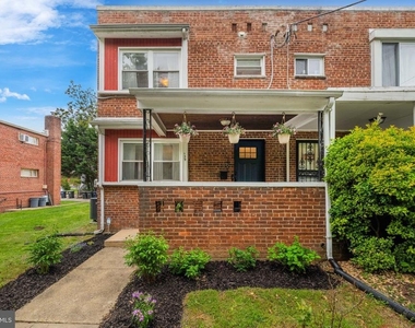 139 Hawaii Avenue Ne - Photo Thumbnail 22