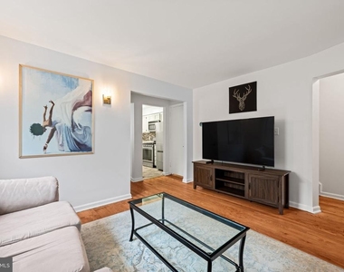 139 Hawaii Avenue Ne - Photo Thumbnail 3