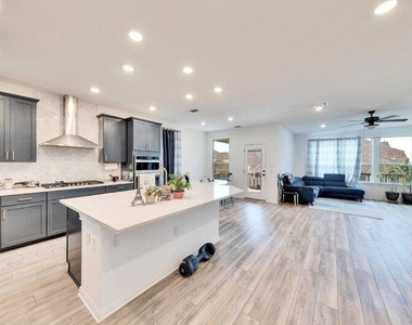 10403 Spanish Jennet Way - Photo Thumbnail 23