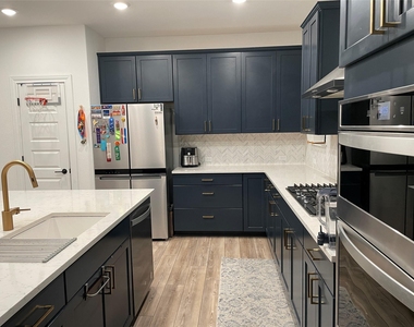 10403 Spanish Jennet Way - Photo Thumbnail 2