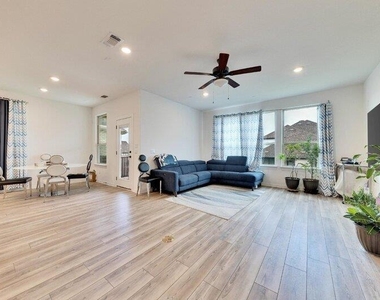 10403 Spanish Jennet Way - Photo Thumbnail 22