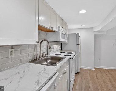 141 Uhland Terrace Ne - Photo Thumbnail 6