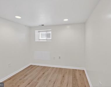 141 Uhland Terrace Ne - Photo Thumbnail 9