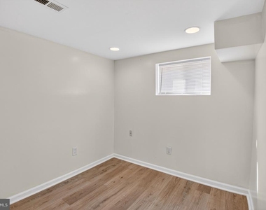 141 Uhland Terrace Ne - Photo Thumbnail 12