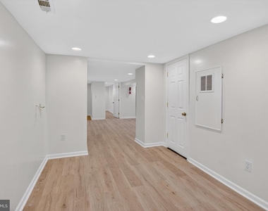 141 Uhland Terrace Ne - Photo Thumbnail 11