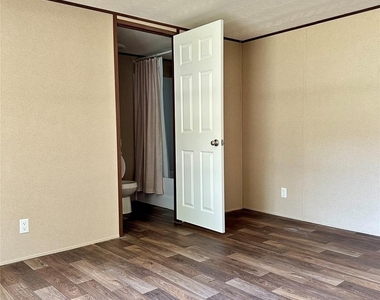 104 Shoshoni Dr - Photo Thumbnail 9