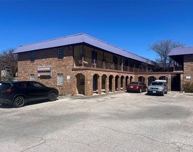 1410 W North Loop Blvd - Photo Thumbnail 1