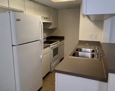 1410 W North Loop Blvd - Photo Thumbnail 10
