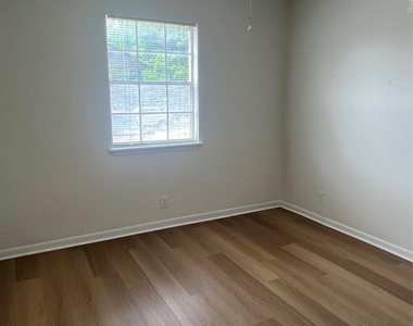 1410 W North Loop Blvd - Photo Thumbnail 20